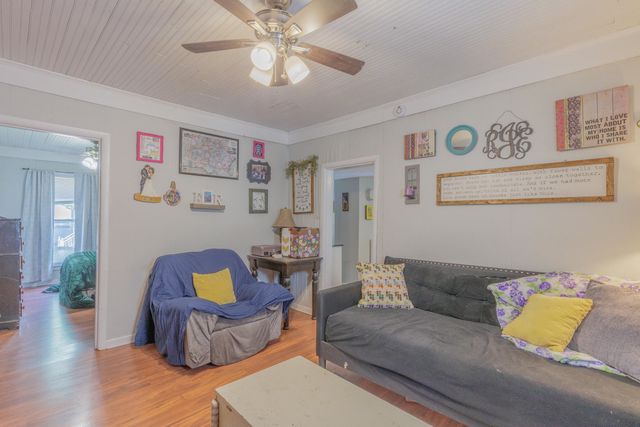 717 W 12th Street, Chickamauga, GA 30707