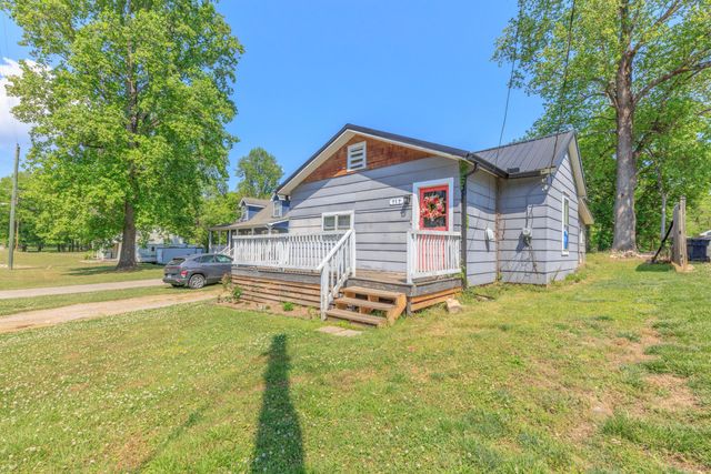 717 W 12th Street, Chickamauga, GA 30707