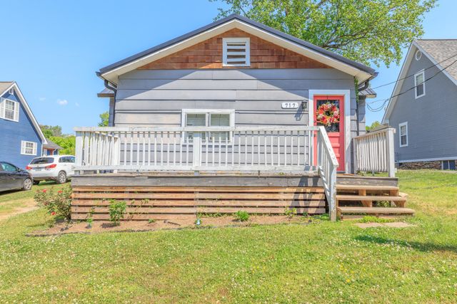 717 W 12th Street, Chickamauga, GA 30707