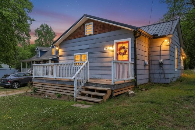 717 W 12th Street, Chickamauga, GA 30707