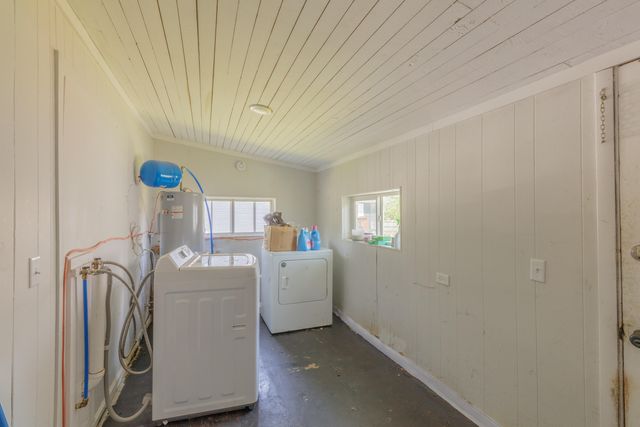 717 W 12th Street, Chickamauga, GA 30707