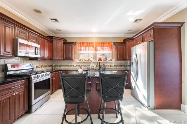 732 Sunrise Avenue, Bellmore, NY 11710