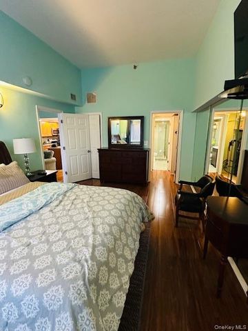 190 Schofield Street 2E, Bronx, NY 10464