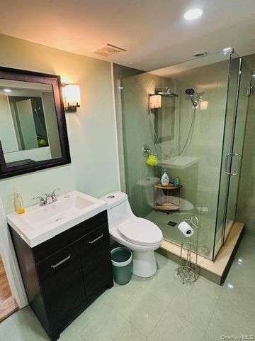 190 Schofield Street 2E, Bronx, NY 10464