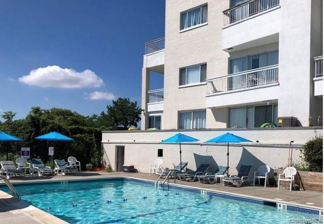 190 Schofield Street 2E, Bronx, NY 10464