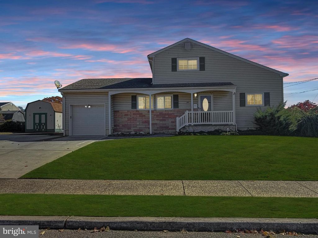 20 CLAUDE RD, Hamilton, NJ 08620