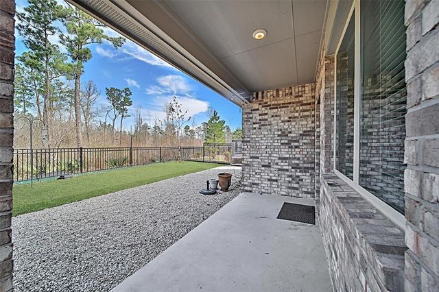 9295 Inland Leather Lane, Conroe, TX 77385