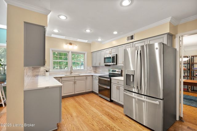 5905 Grayson Ct, Louisville, KY 40222