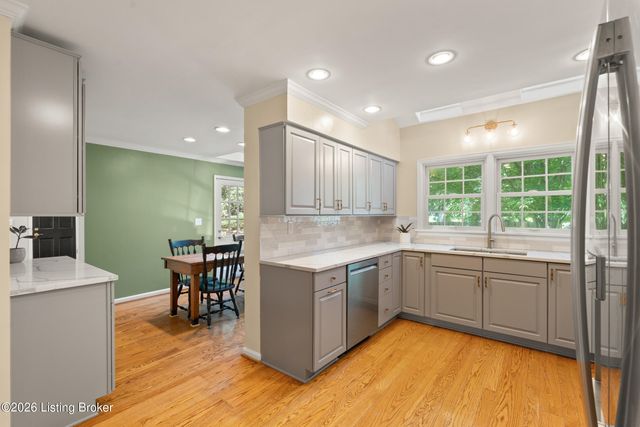 5905 Grayson Ct, Louisville, KY 40222
