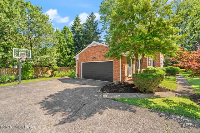 5905 Grayson Ct, Louisville, KY 40222