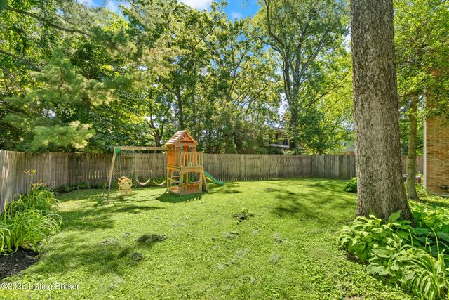 5905 Grayson Ct, Louisville, KY 40222