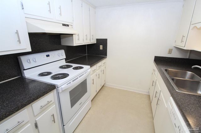 6322 Harvard Ct, Pensacola, FL 32504