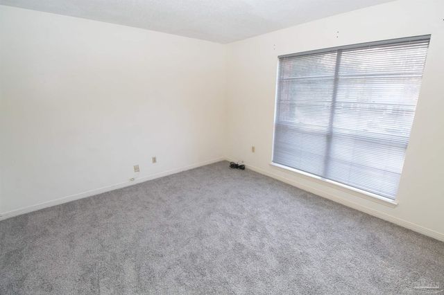 6322 Harvard Ct, Pensacola, FL 32504