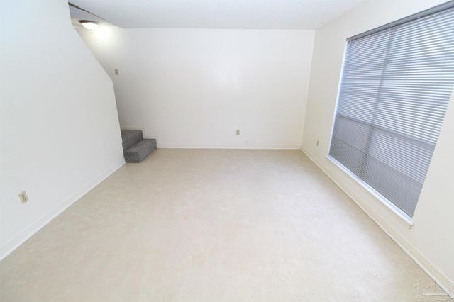 6322 Harvard Ct, Pensacola, FL 32504