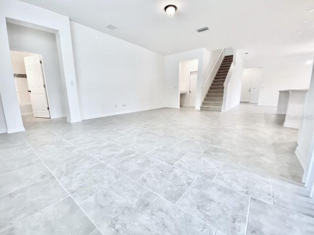 924 AVENAL LANE, Davenport, FL 33837