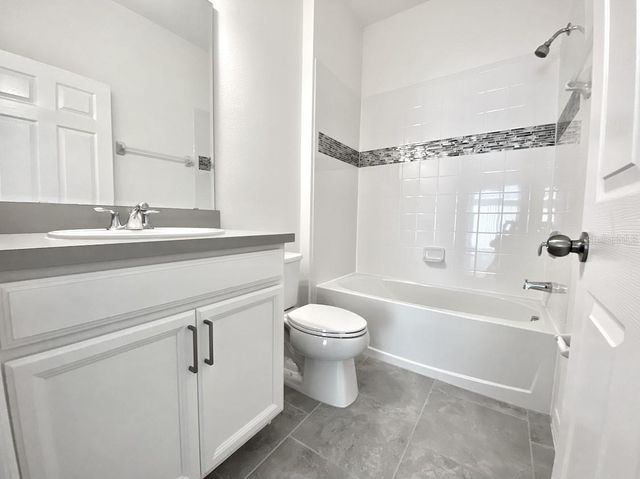 924 AVENAL LANE, Davenport, FL 33837