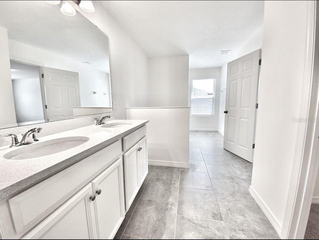 924 AVENAL LANE, Davenport, FL 33837