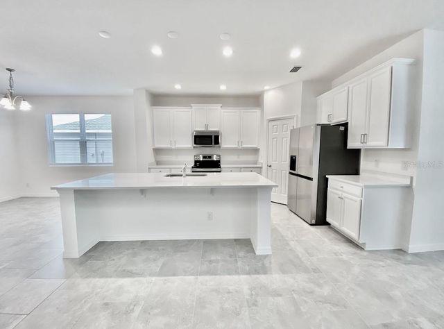 924 AVENAL LANE, Davenport, FL 33837