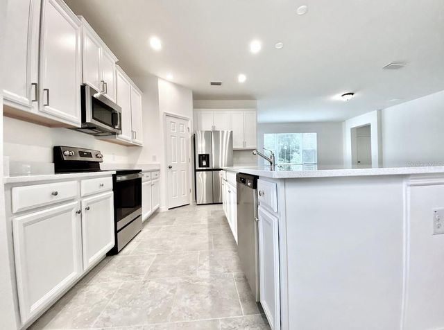 924 AVENAL LANE, Davenport, FL 33837