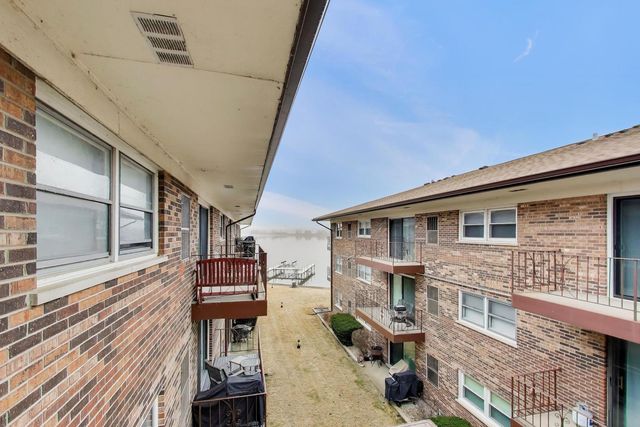 22 N PISTAKEE LAKE Road 3E, Fox Lake, IL 60020