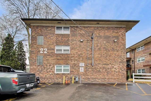 22 N PISTAKEE LAKE Road 3E, Fox Lake, IL 60020