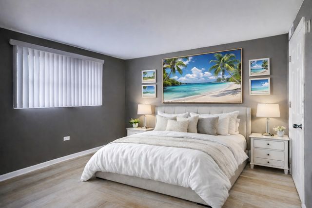 22 N PISTAKEE LAKE Road 3E, Fox Lake, IL 60020