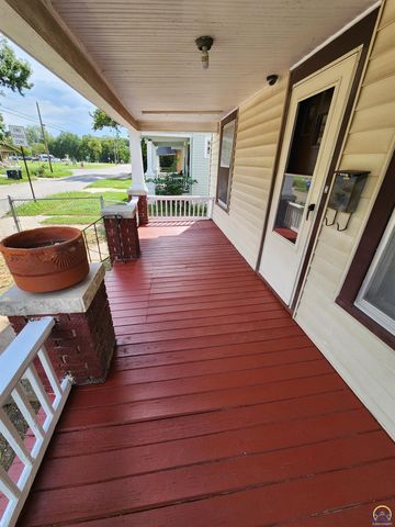 215 SE 17th ST, Topeka, KS 66612