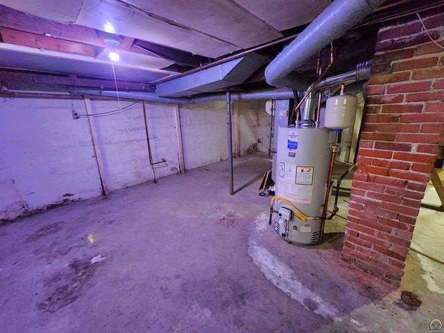 215 SE 17th ST, Topeka, KS 66612