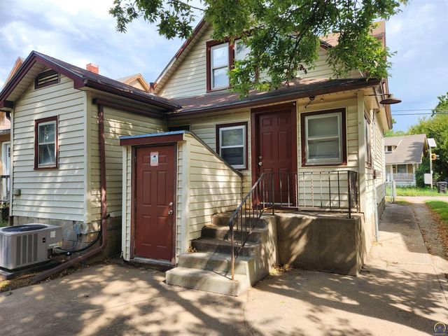 215 SE 17th ST, Topeka, KS 66612