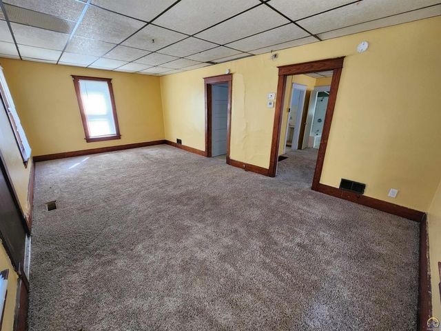215 SE 17th ST, Topeka, KS 66612