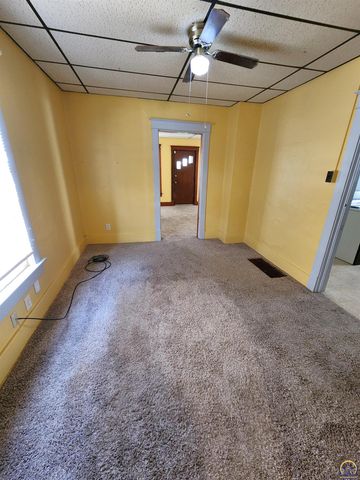 215 SE 17th ST, Topeka, KS 66612