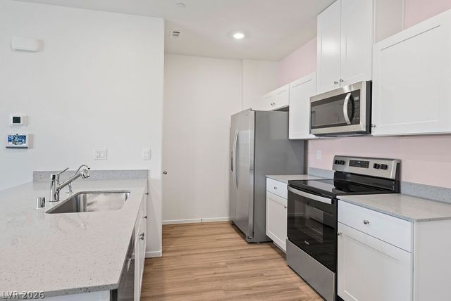 444 Moonlight Cove Drive, Henderson, NV 89002