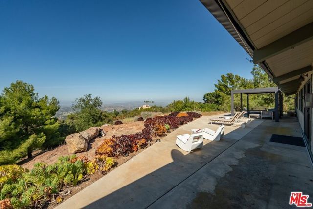 14677 Yerba Buena Road, Malibu, CA 90265