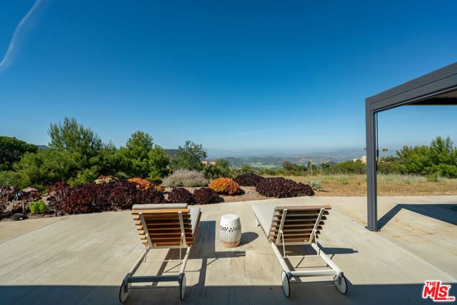 14677 Yerba Buena Road, Malibu, CA 90265