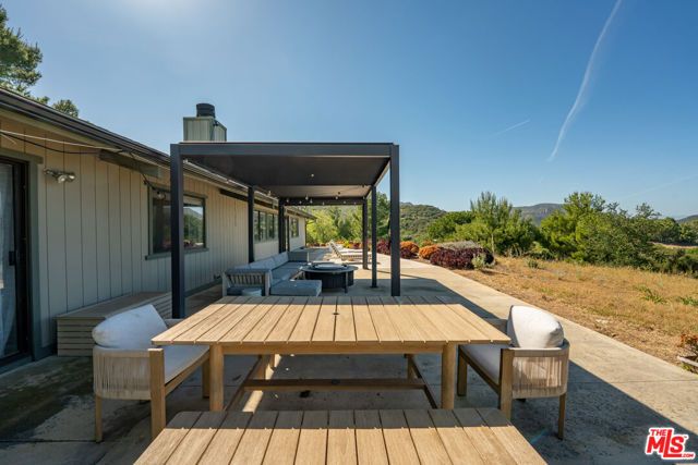 14677 Yerba Buena Road, Malibu, CA 90265
