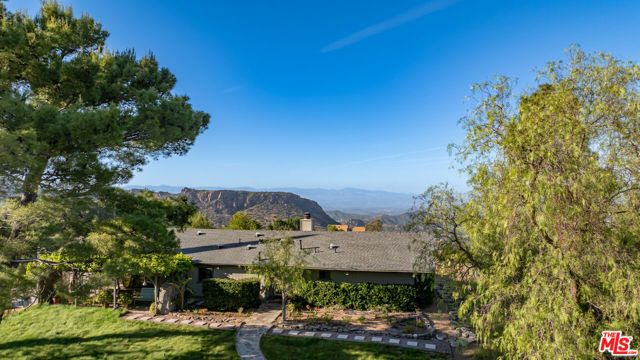 14677 Yerba Buena Road, Malibu, CA 90265