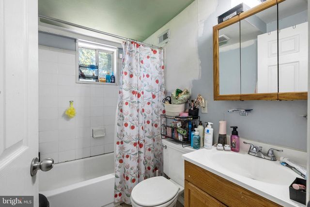 7519 SWEETBRIAR DR, College Park, MD 20740