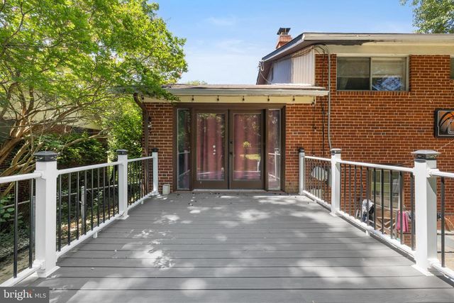 7519 SWEETBRIAR DR, College Park, MD 20740