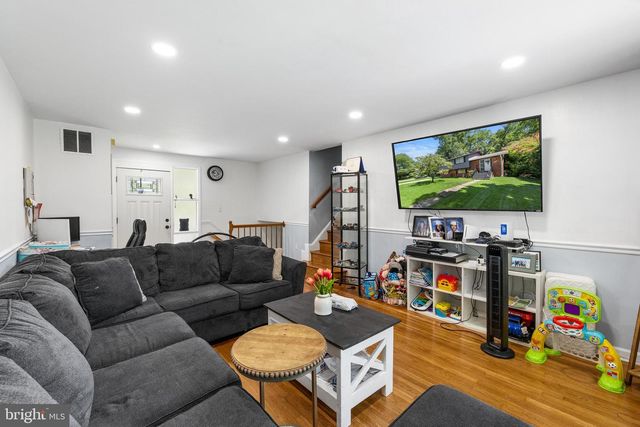 7519 SWEETBRIAR DR, College Park, MD 20740