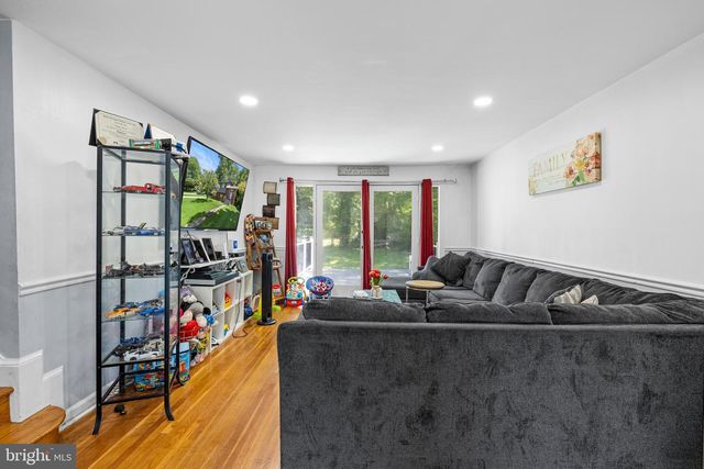 7519 SWEETBRIAR DR, College Park, MD 20740