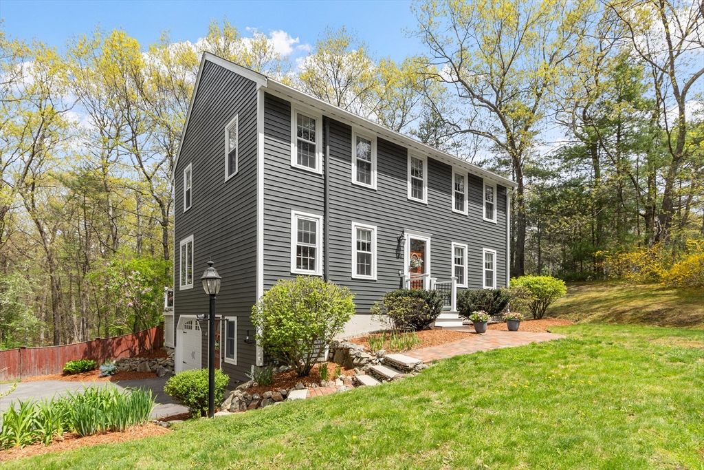 60 Searle St, Georgetown, MA 01833