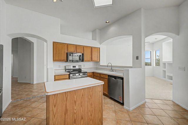 5141 N Sabino Fairway Place, Tucson, AZ 85749