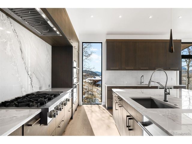 530 Lakeview Cir, Silverthorne, CO 80498