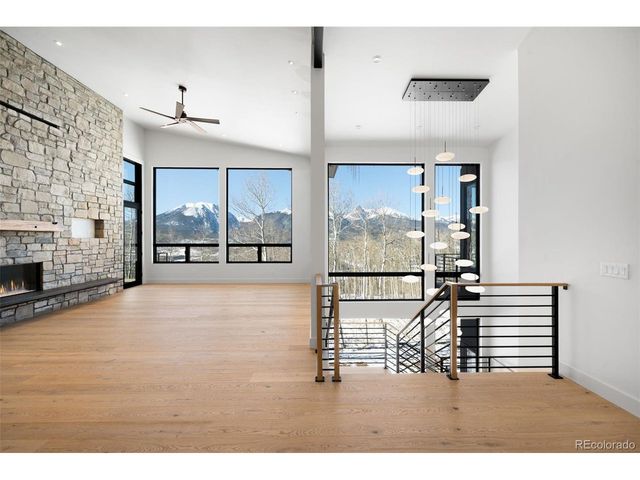 530 Lakeview Cir, Silverthorne, CO 80498