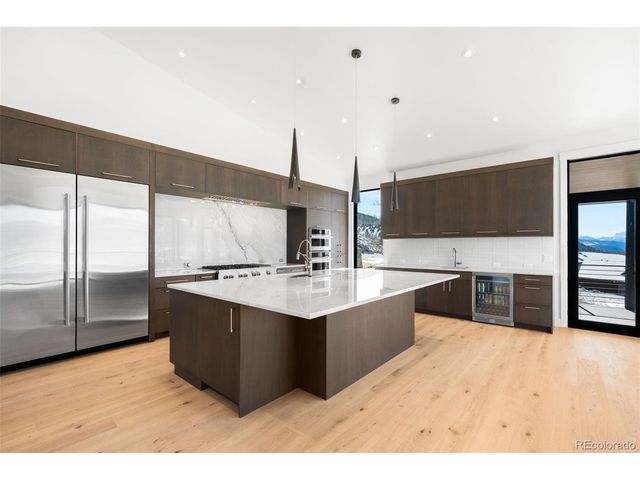 530 Lakeview Cir, Silverthorne, CO 80498