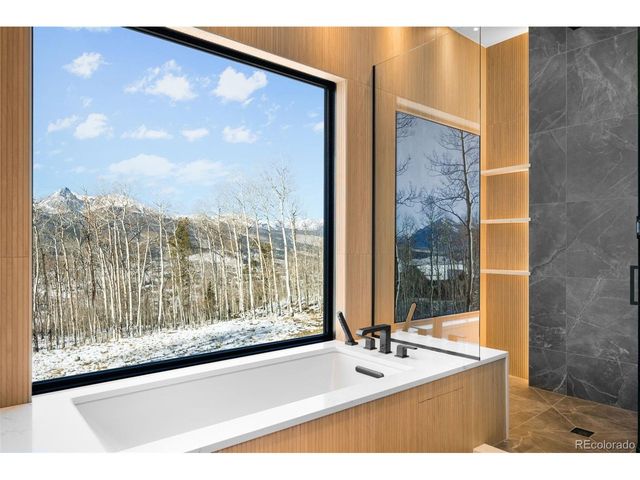 530 Lakeview Cir, Silverthorne, CO 80498
