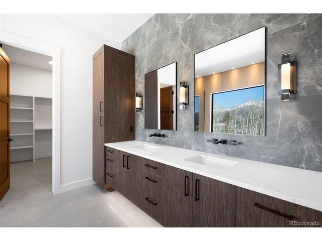 530 Lakeview Cir, Silverthorne, CO 80498