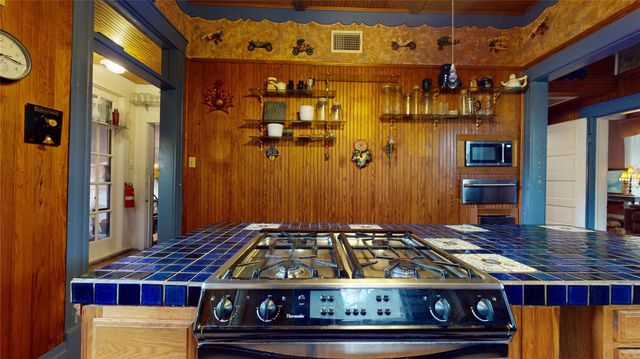 719 Woodland Street, Houston, TX 77009