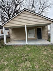 318 N Ash Avenue, Broken Arrow, OK 74012