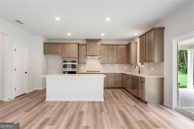 312 Sundown Trail, Mcdonough, GA 30252